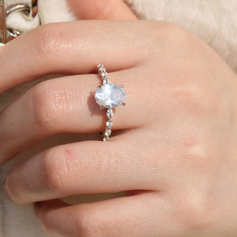 Gold Halo Ring with Circular Stone Setting