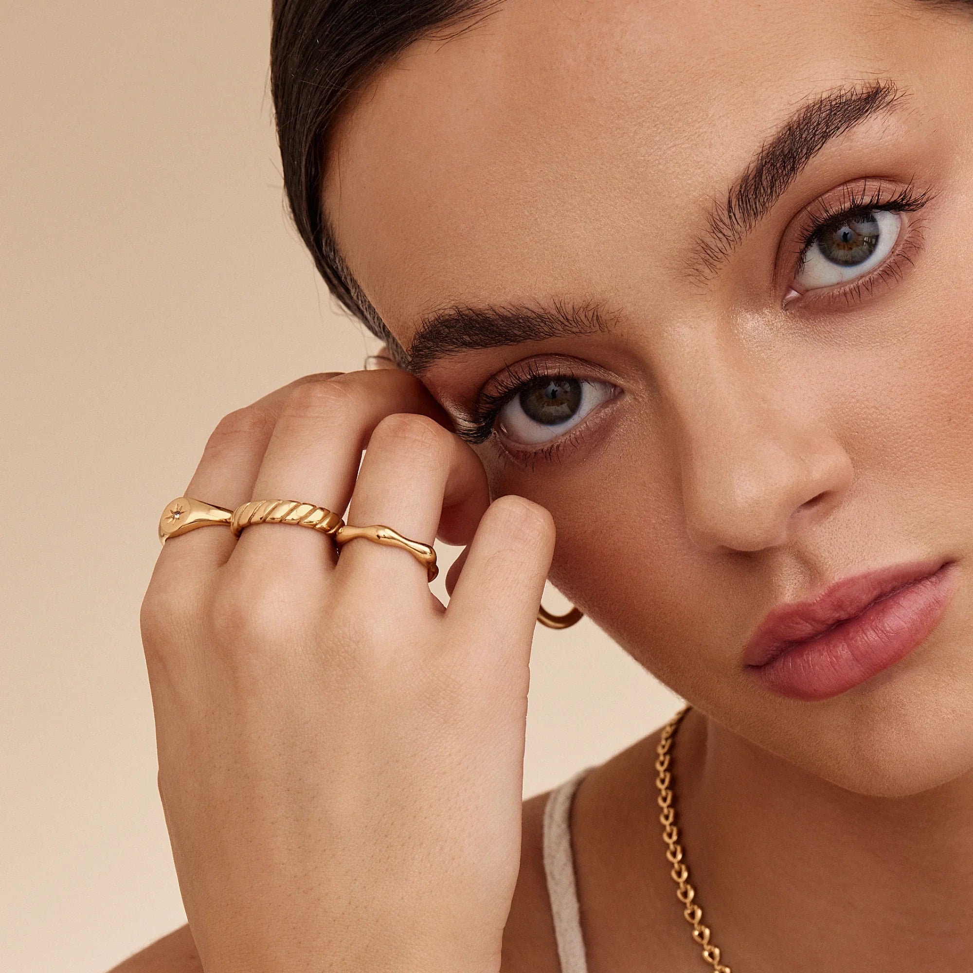 Gold Twist Ring with Bold Band Structure