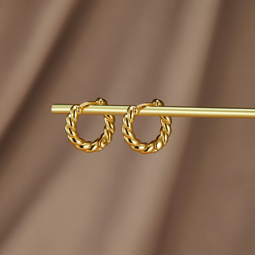 Hoop Earrings with Twisted Rope Design