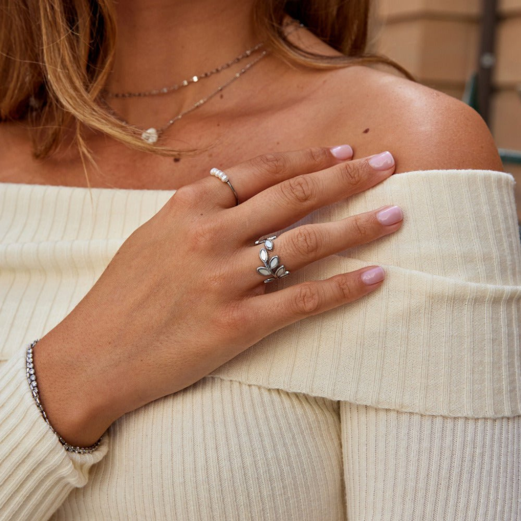 Open Ring with Botanical Leaf Design