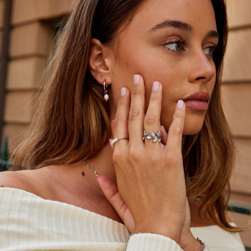 Open Ring with Botanical Leaf Design
