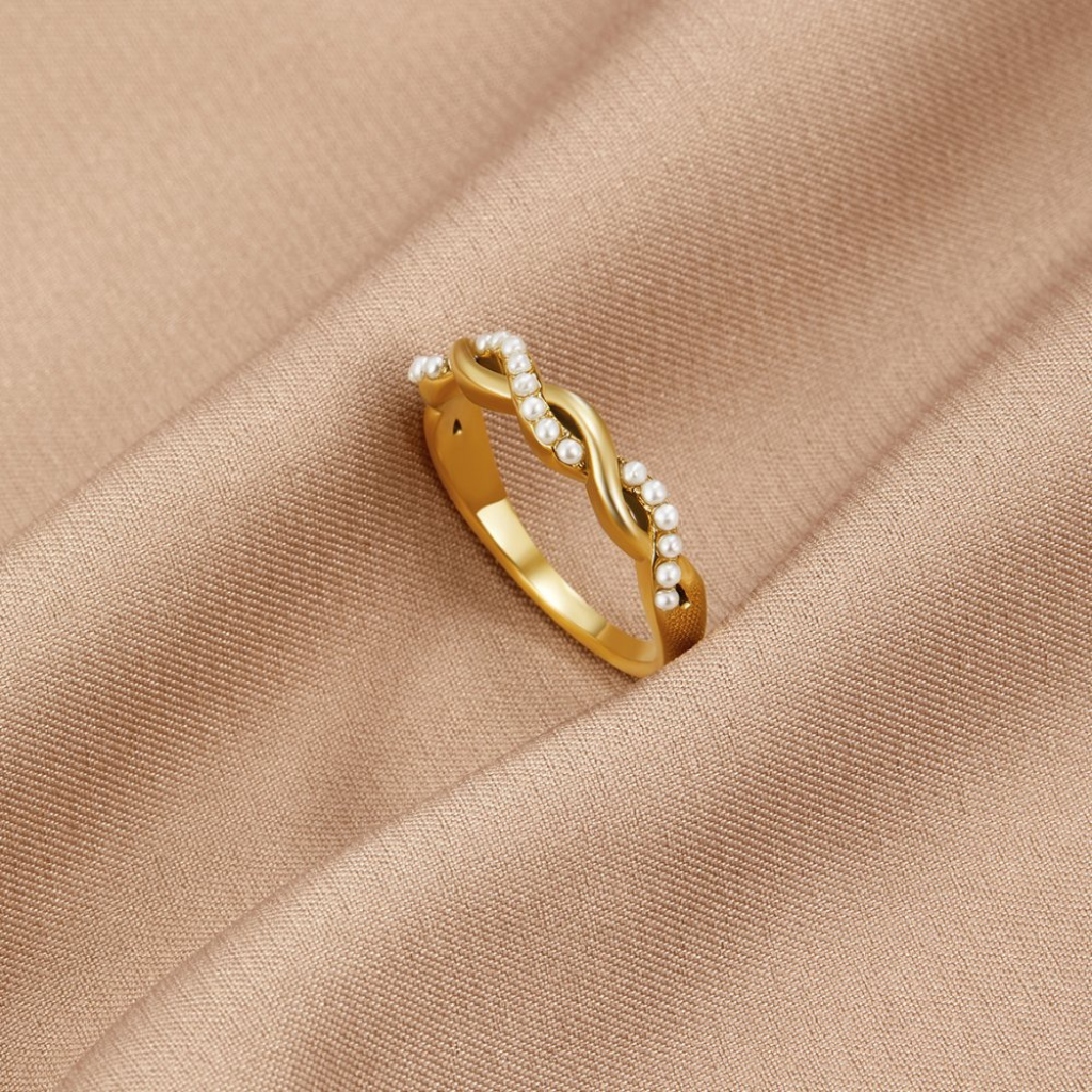 Pearl Ring with Twisted Wave Band