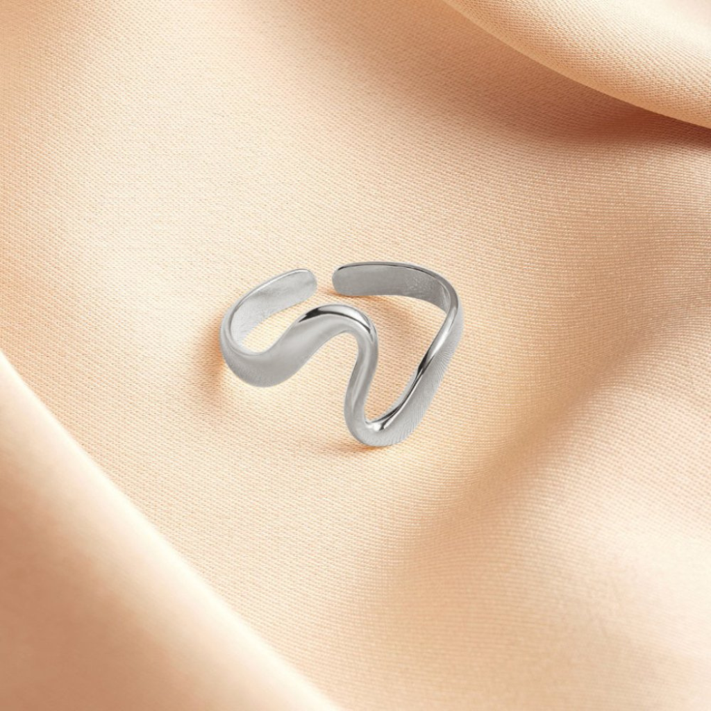 Wave Ring with Organic Curved Shape