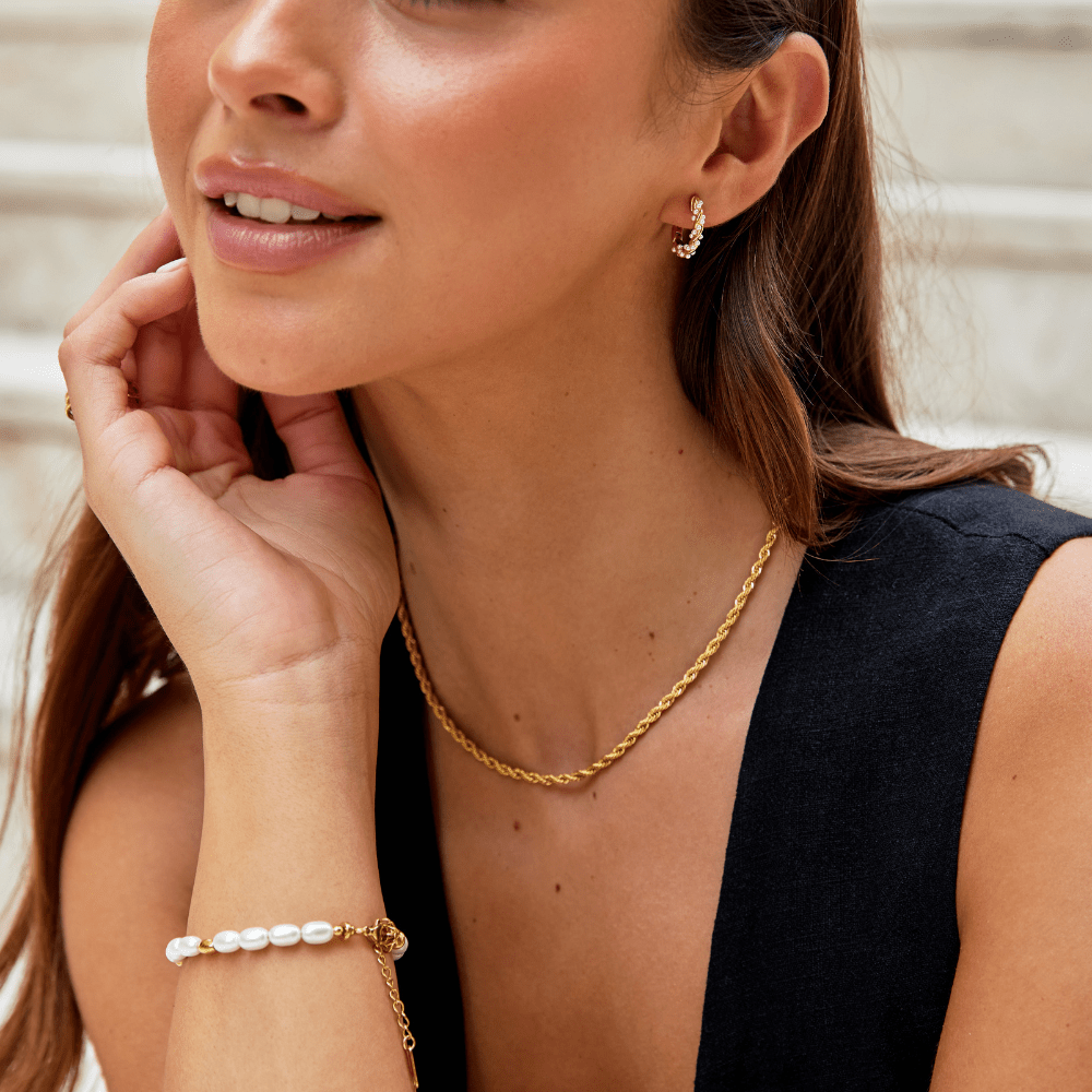 Gold Twisted Chain Necklace with Layered Link Design
