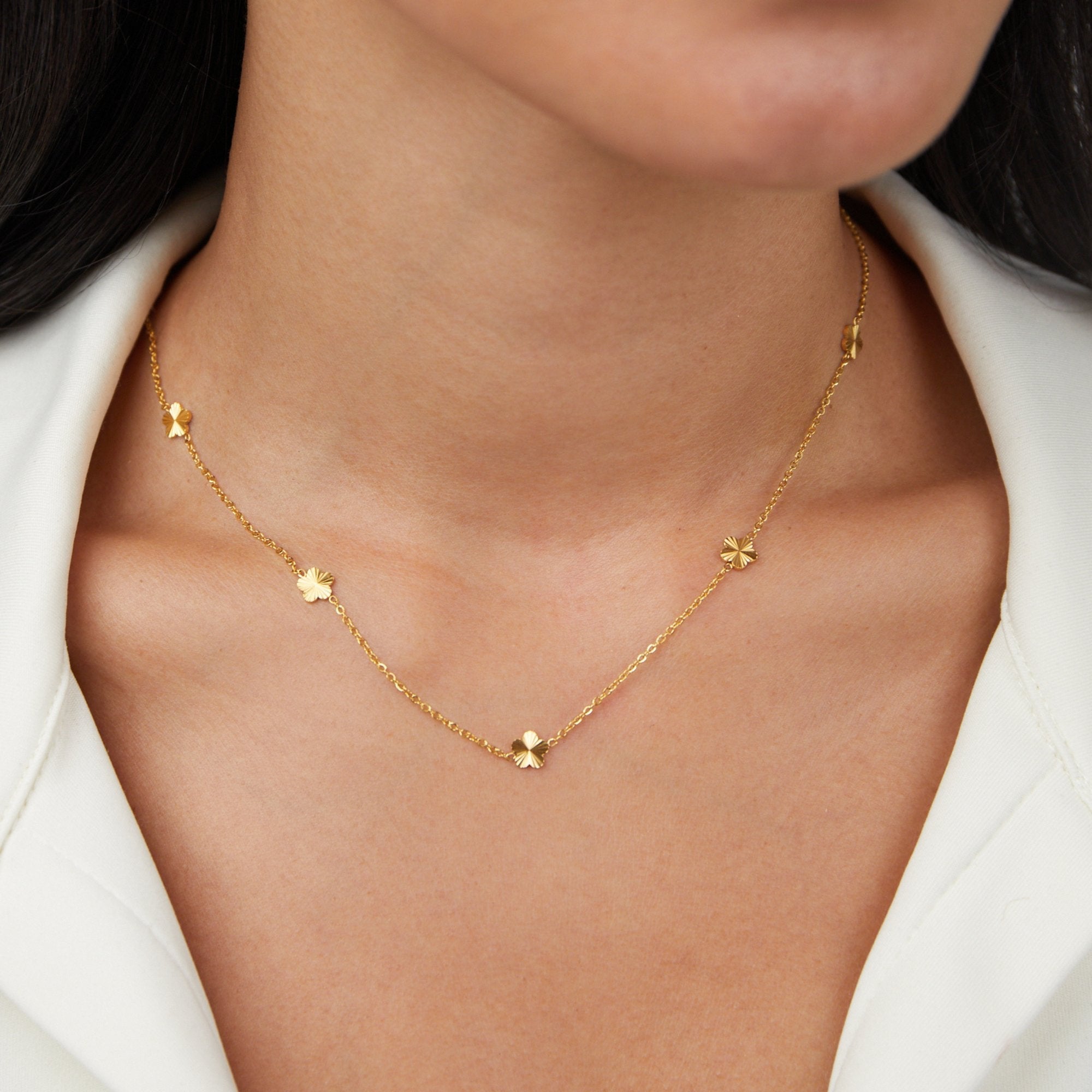 Gold Chain Necklace with Flower Pendant