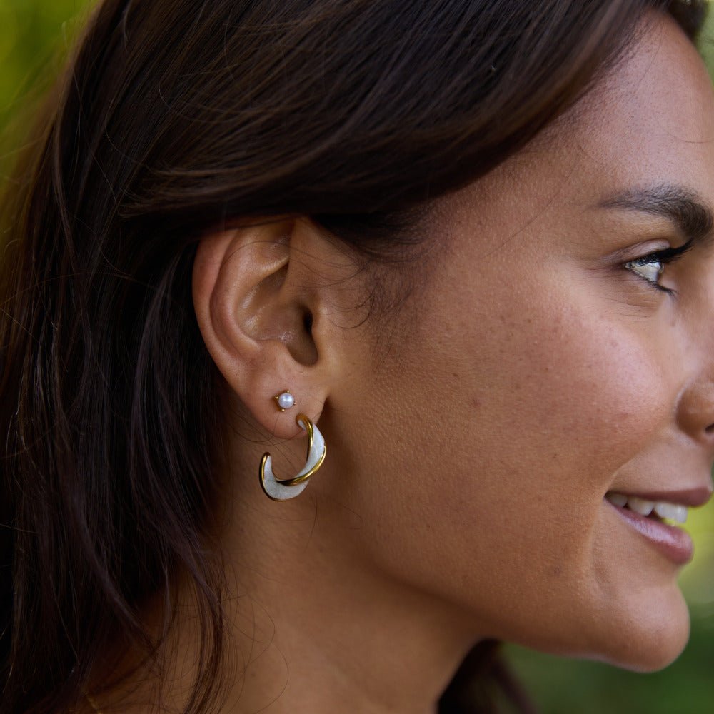 Gold Twist Hoop Earrings with Mother of Pearl
