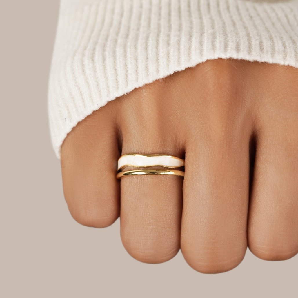 Gold Open Ring with White Wave Stone (meer varianten te gaan)