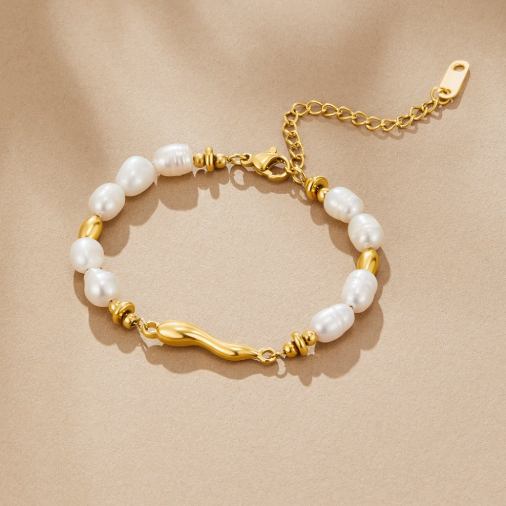 Lovina Pearl Bracelet with Organic Bar Detail