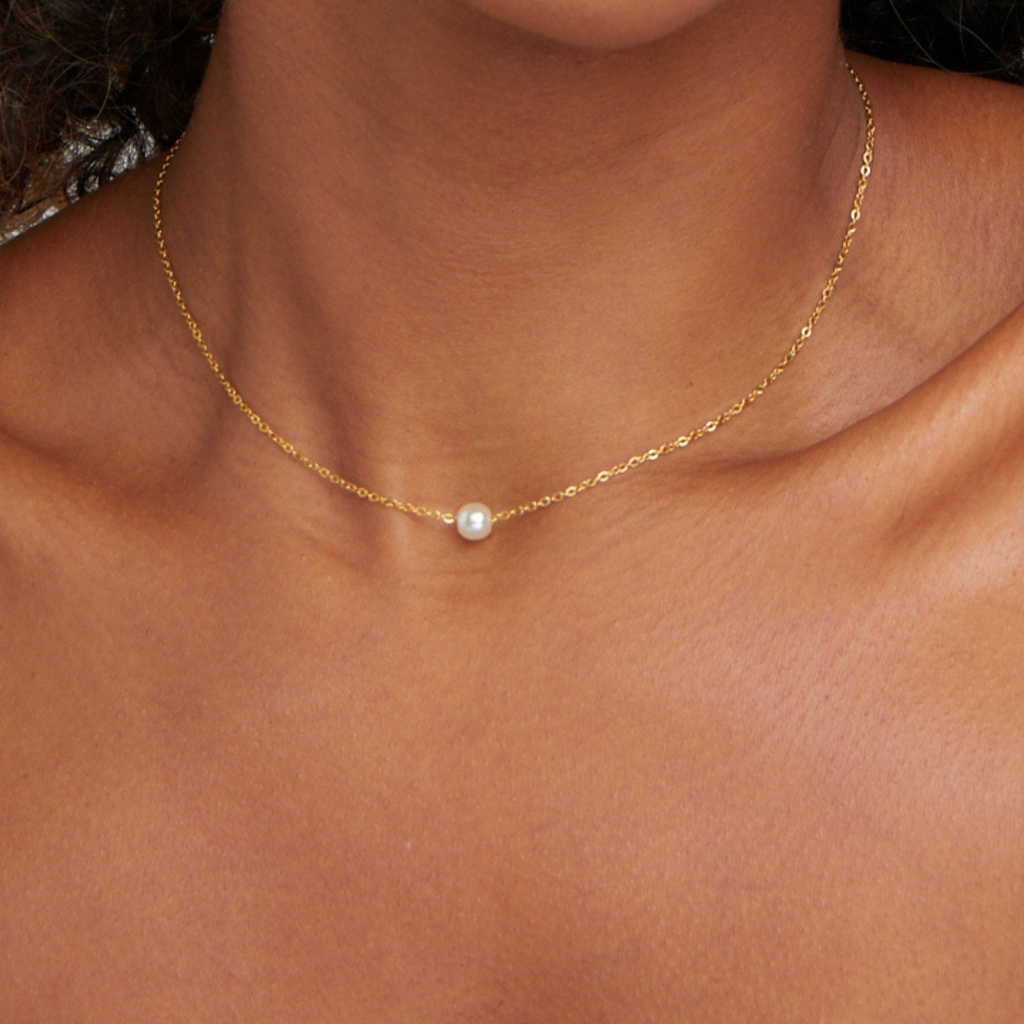 Pearl Necklace with Solitaire Pendant