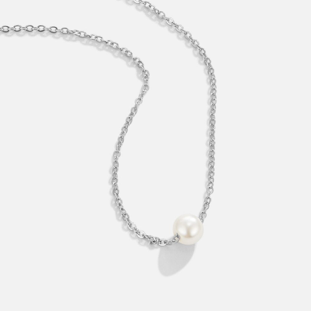 Pearl Necklace with Solitaire Pendant
