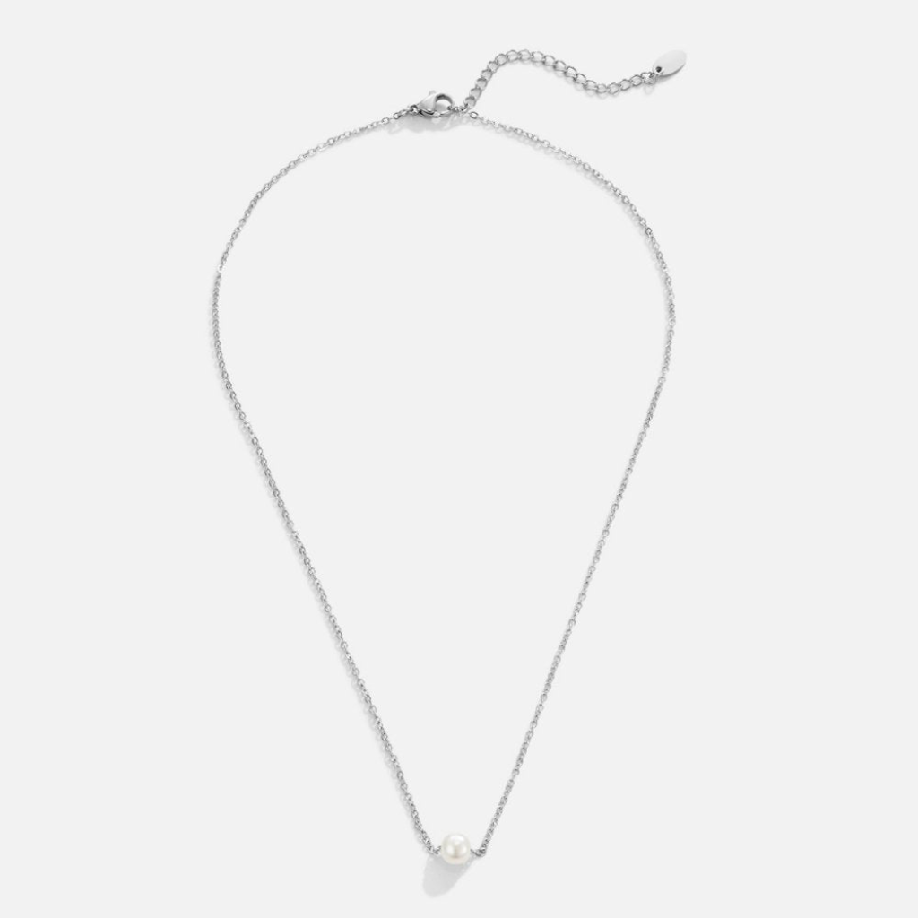 Pearl Necklace with Solitaire Pendant