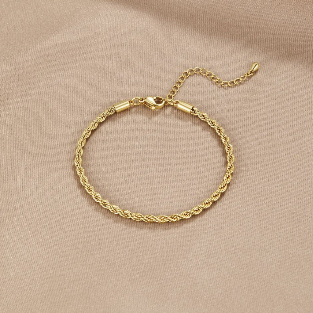 Twisted Chain Bracelet with Rope Design