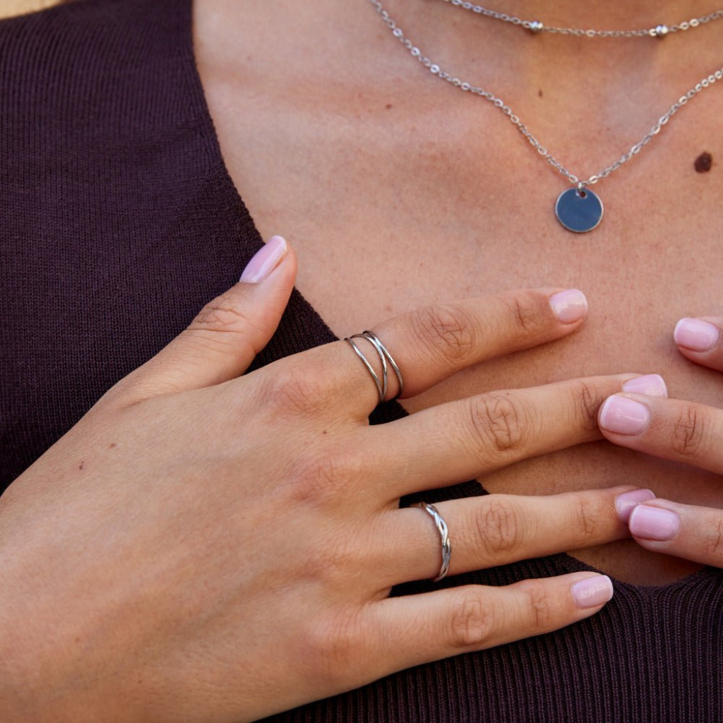 Infinity Loop Multi-Band Ring