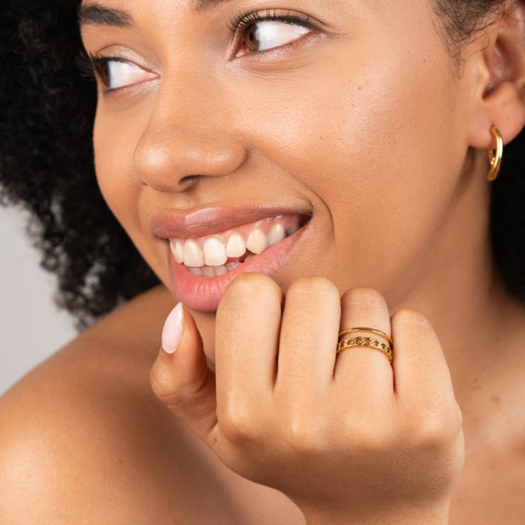 Ring with Chain Link Layered Design