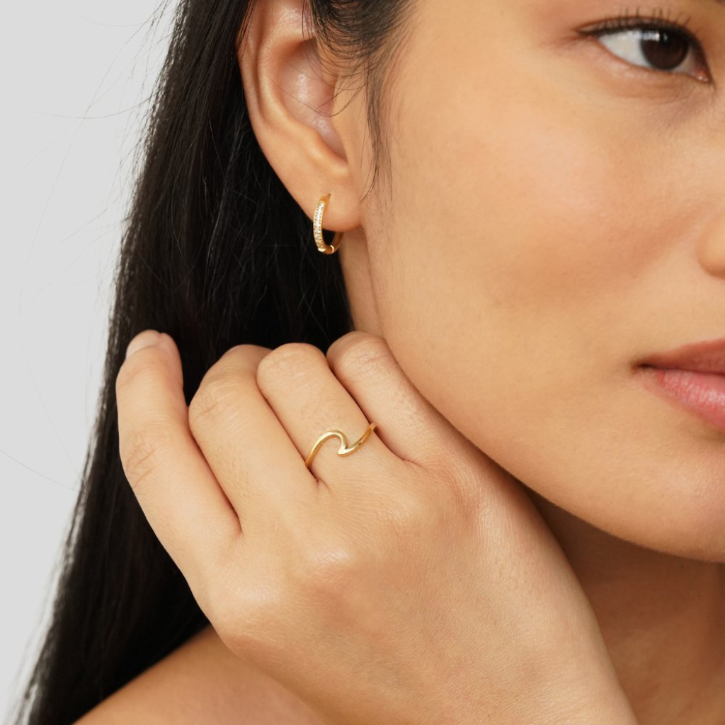 Wave Ring with Curved Ocean-Inspired Design