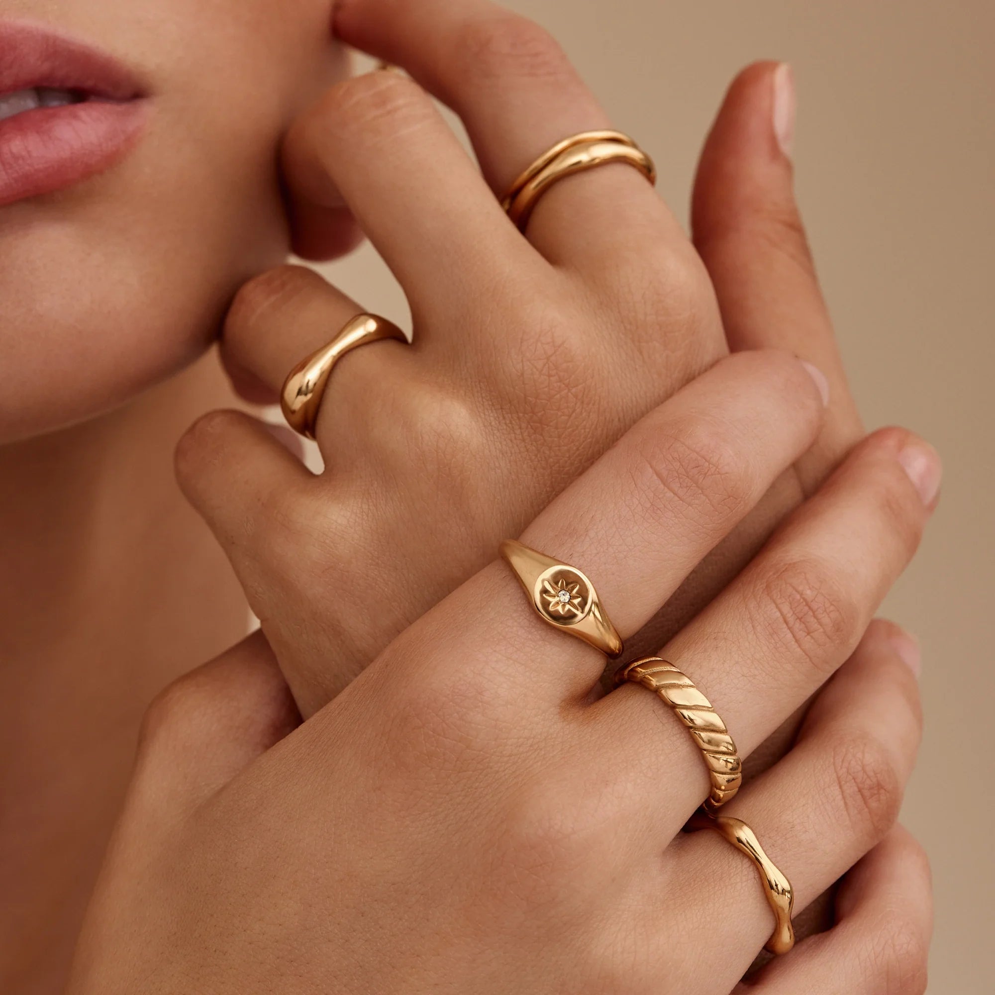 Stella | Gold Signet Ring