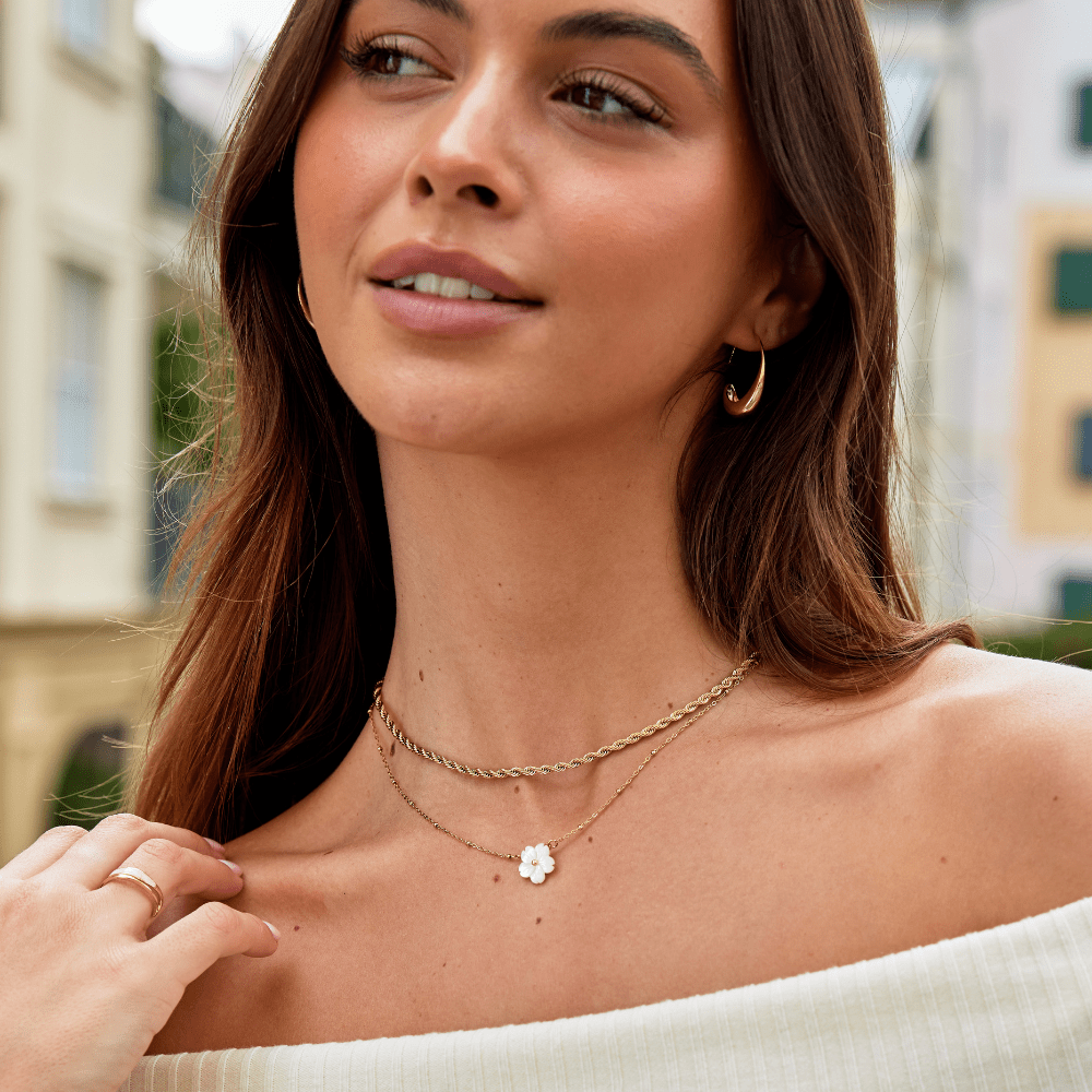Gold Twisted Chain Necklace with Layered Link Design