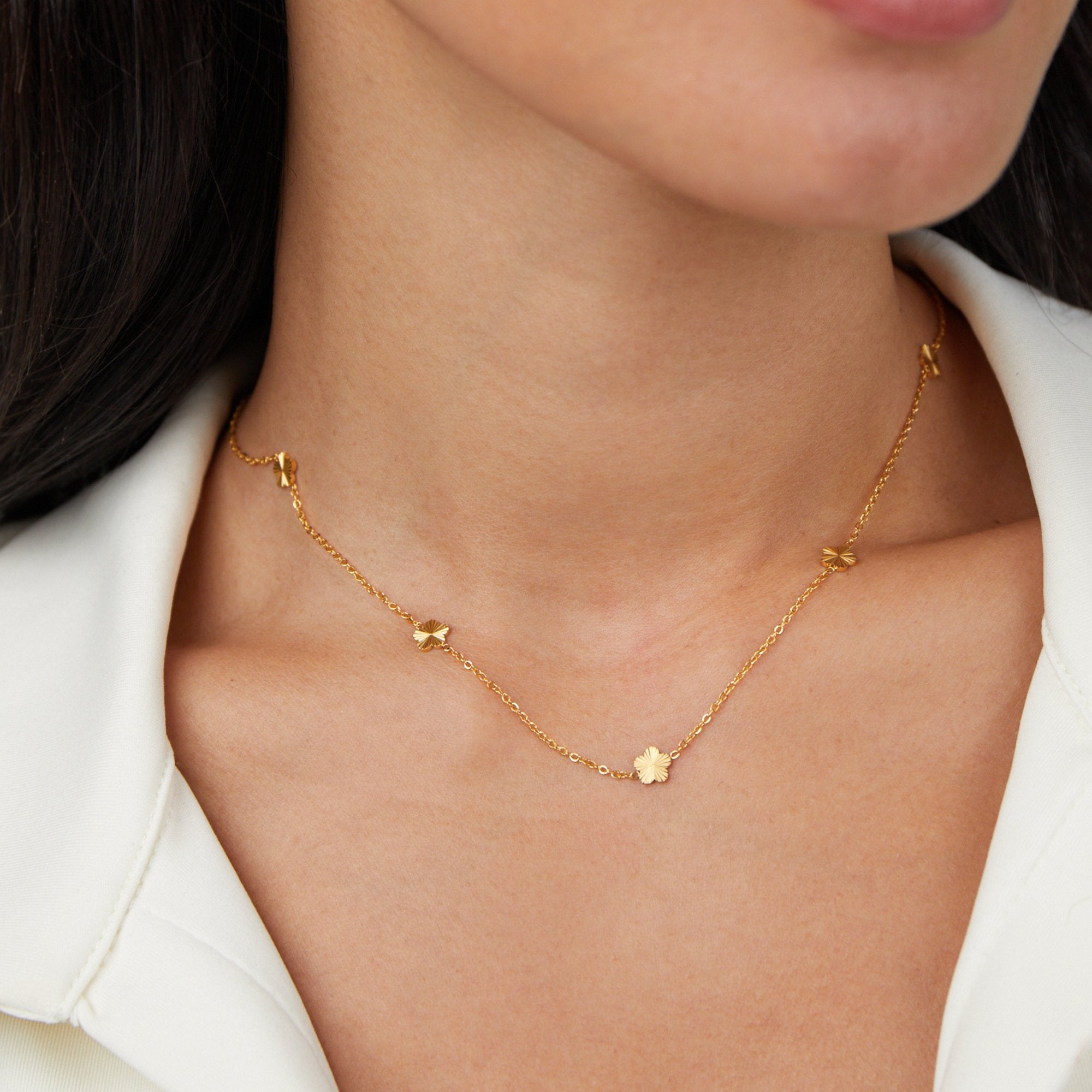 Gold Chain Necklace with Flower Pendant
