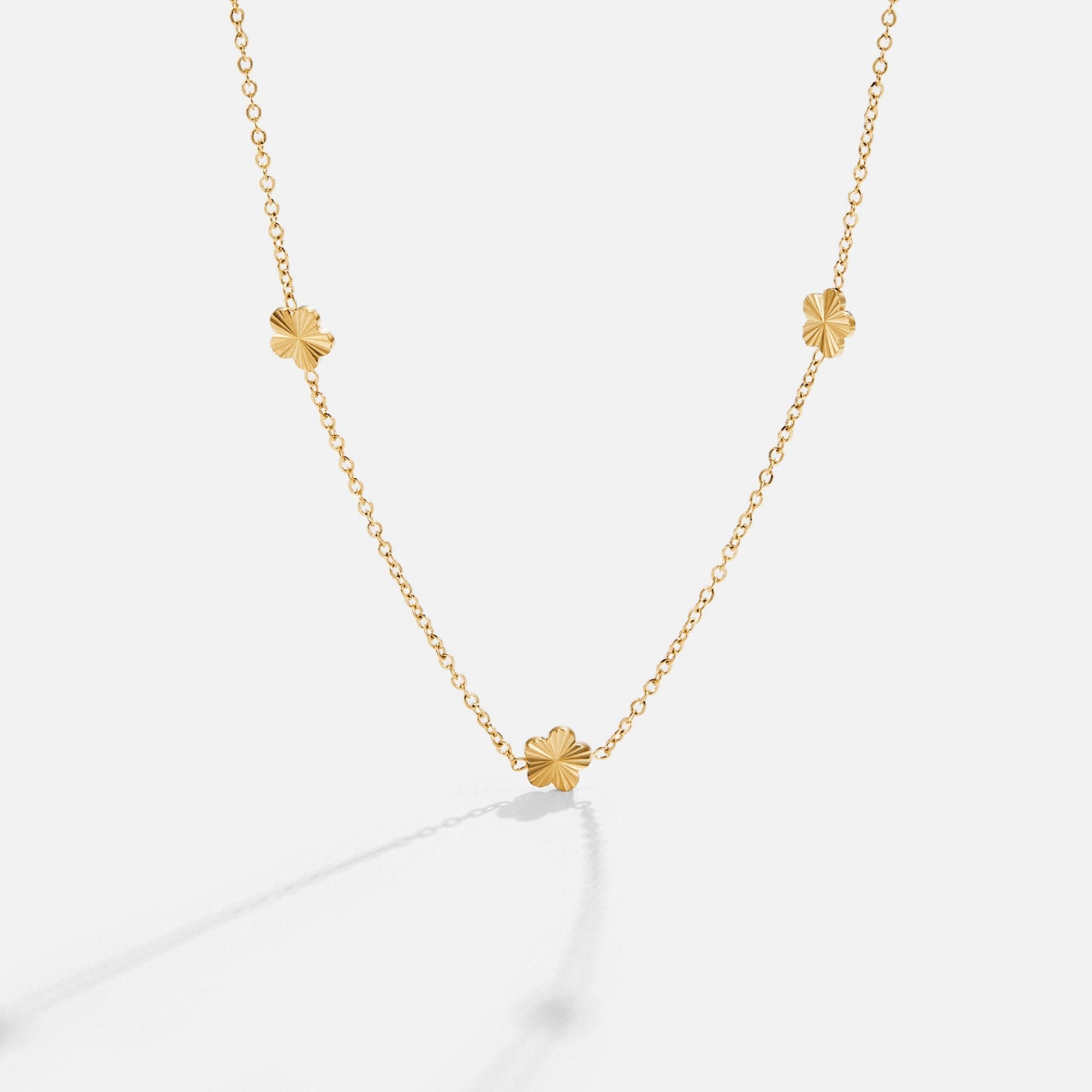 Gold Chain Necklace with Flower Pendant