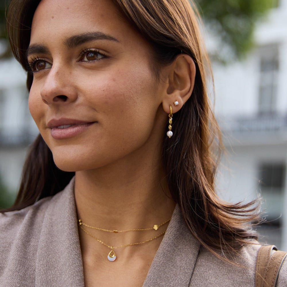 Gold Stud Earrings with Freshwater Pearl