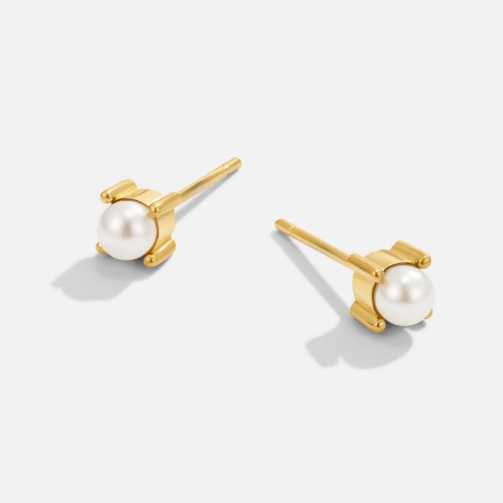 Gold Stud Earrings with Freshwater Pearl